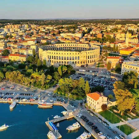 Dream In Arena 2 Center Free Parking * Pula